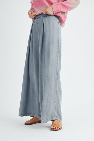 Esa Pleated Palazzo Pants