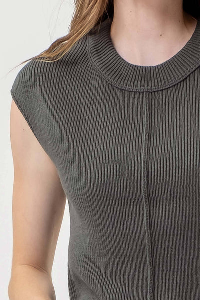 Blu Pepper - SLEEVELESS CREWNECK SWEATER KNIT TOP: TAN