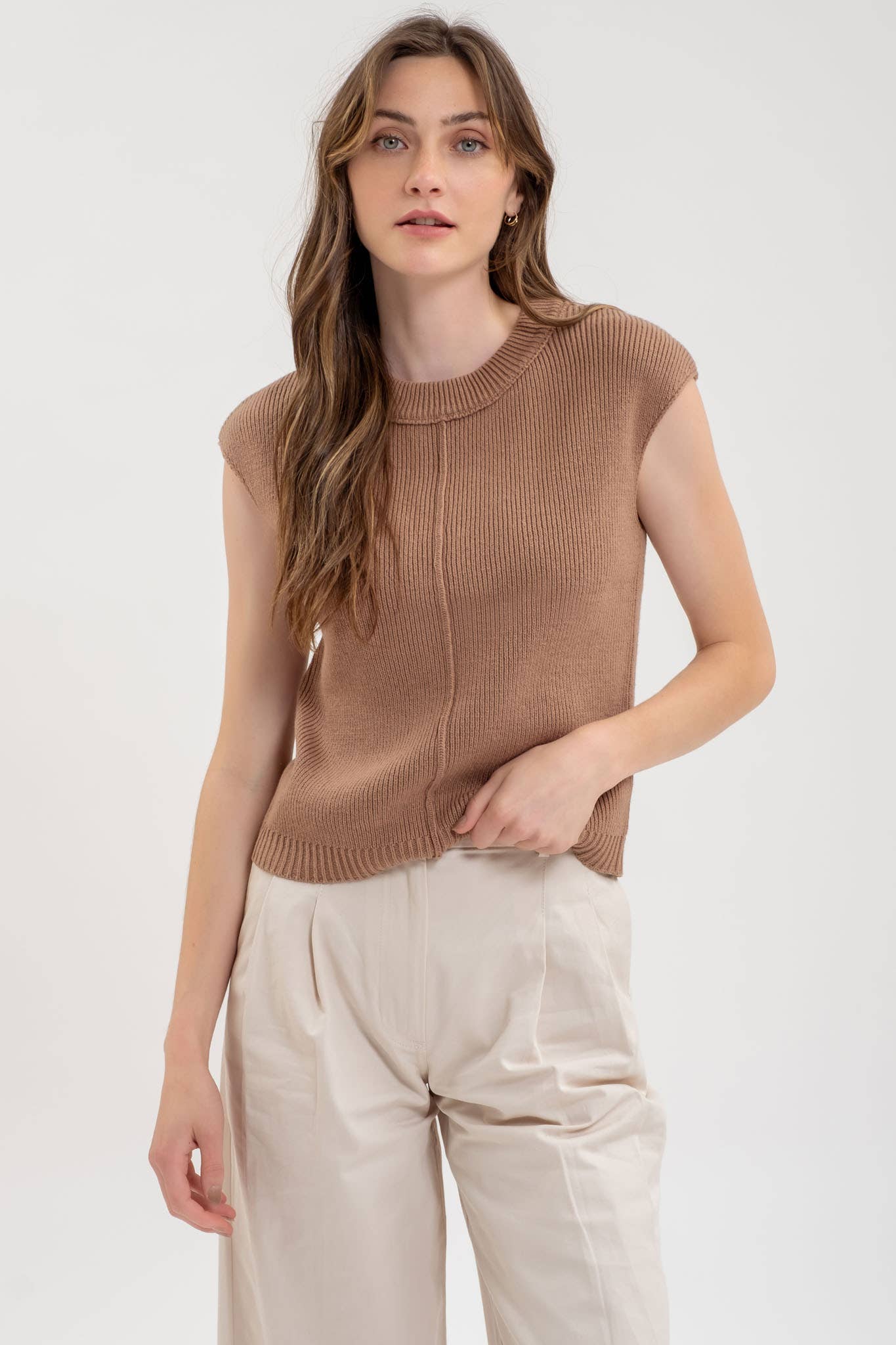 Blu Pepper - SLEEVELESS CREWNECK SWEATER KNIT TOP: TAN